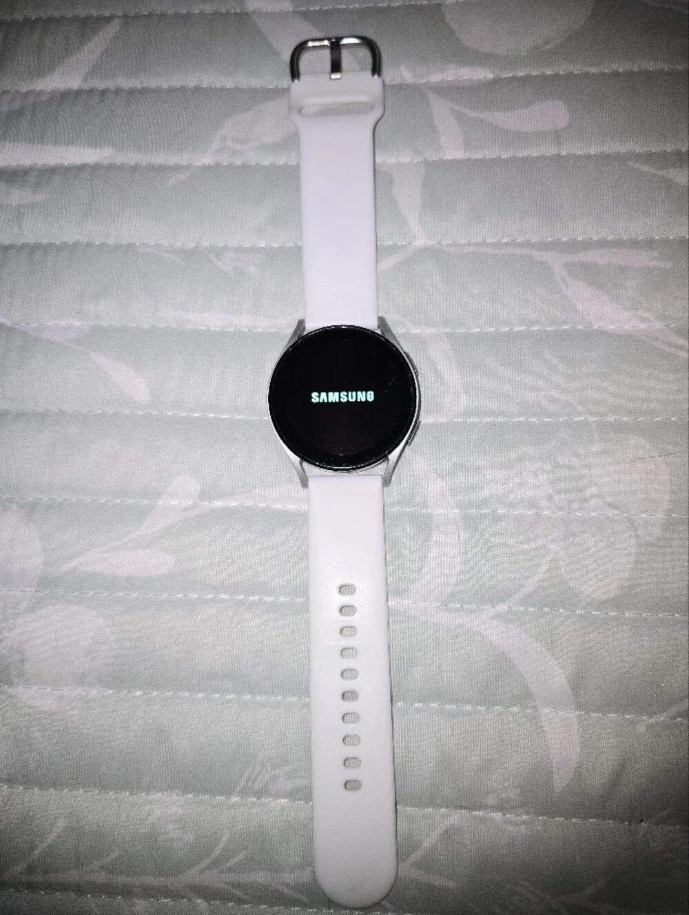 Samsung Galaxy Watch 4, 40mm, With 20 Changeable Watch Bands